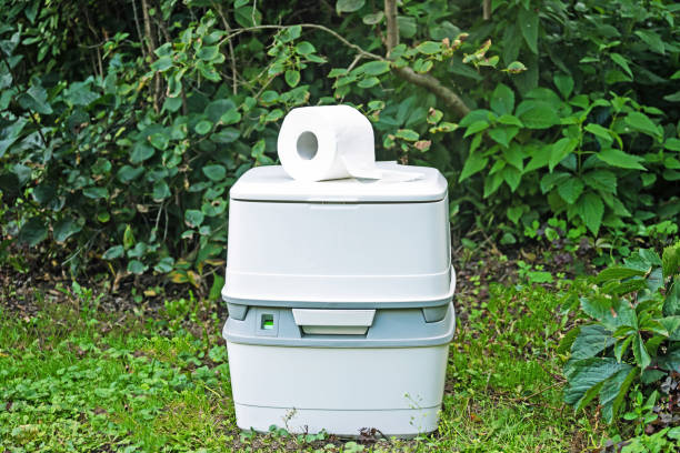 Portable Toilet Options We Offer in Country Clu, MO